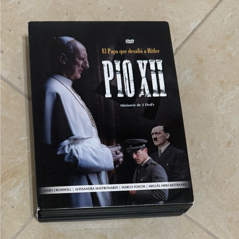 Pio XII DVD Set - Black Cover  Spanish Idioma 2 DVD duración 4 horas